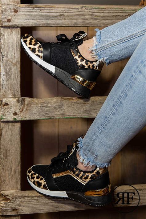 sneakers met tijgerprint